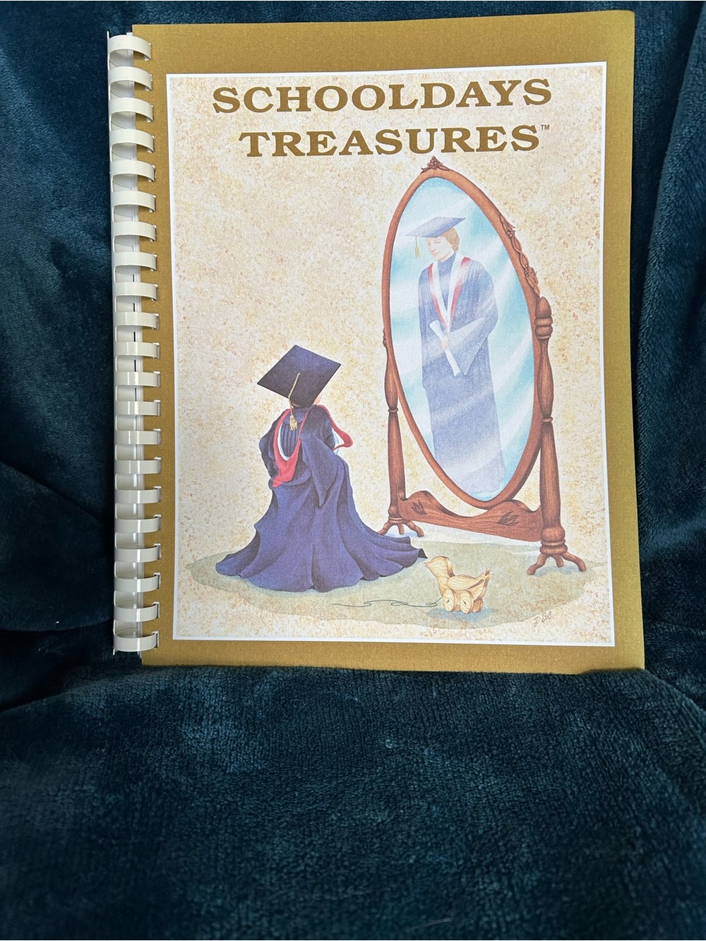 Graduation Memory Book - Gold Cover - Picture 2 of 4
